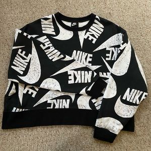 Cropped Nike Hoodless